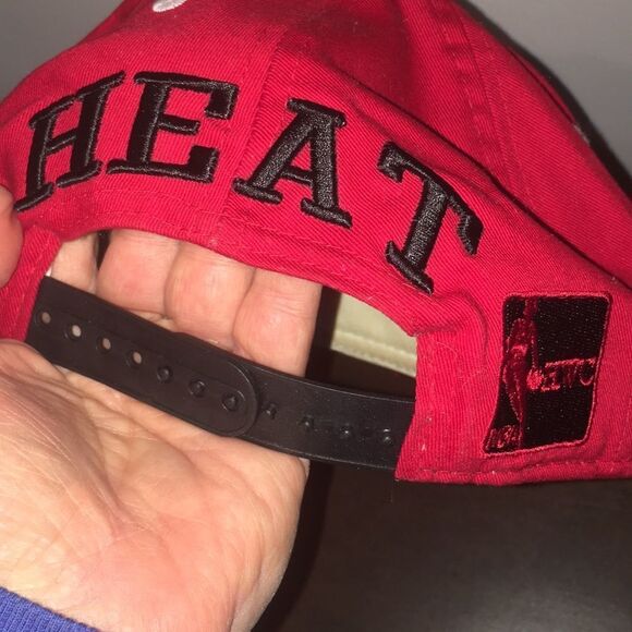 Miami Heat NBA Hardwood Classic SnApback Knit Ski Snowboard Beanie Winter Cap-2 - Picture 6 of 13